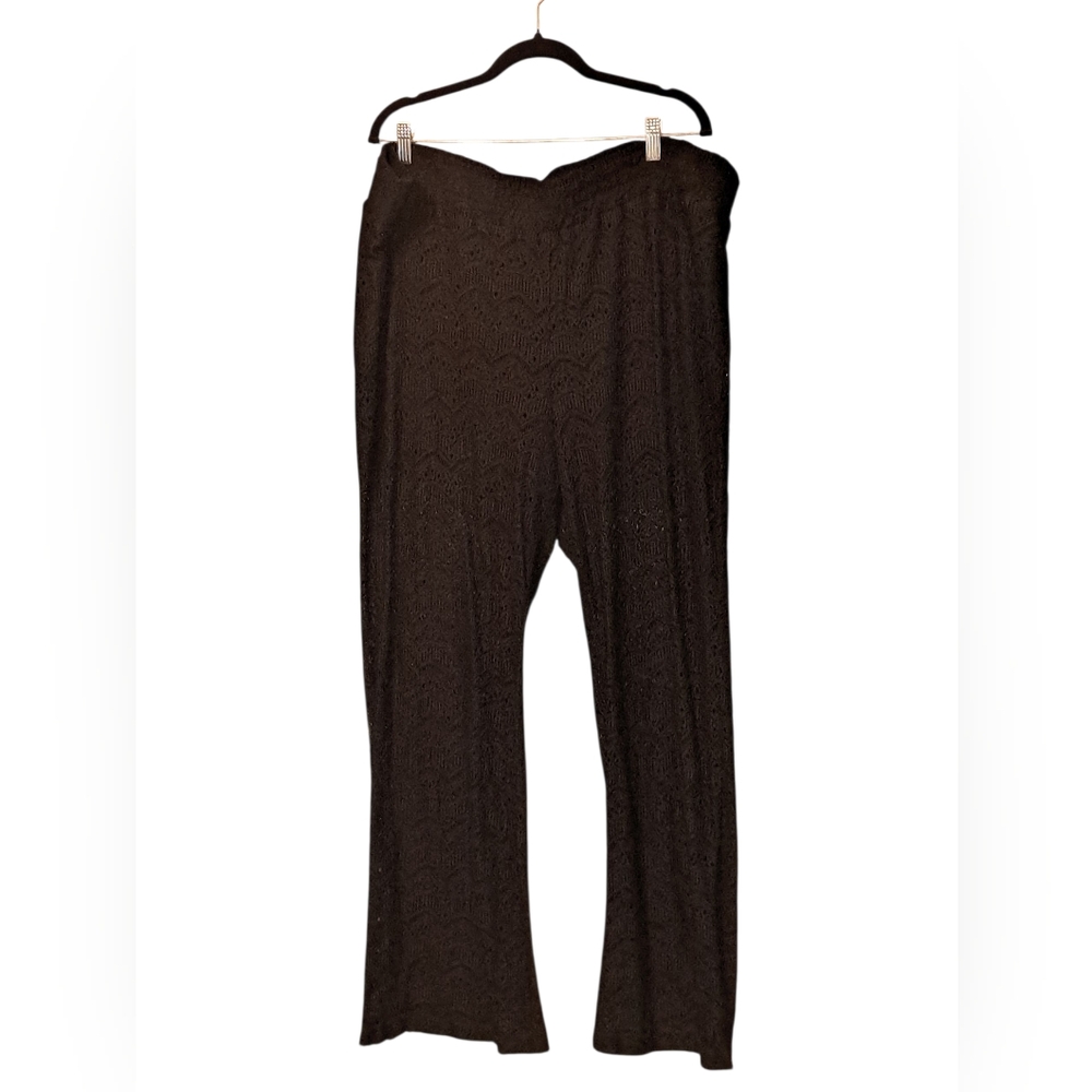 #070 Torrid 4 Black Crocheted Lace Pants